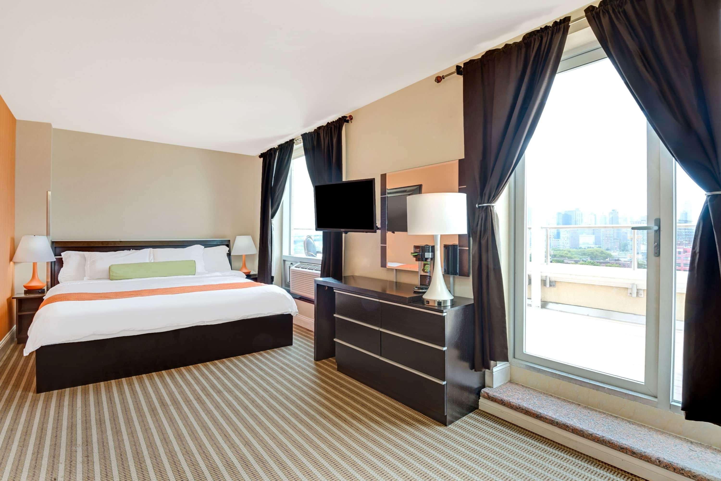 Howard Johnson By Wyndham Long Island City Ню Йорк Екстериор снимка