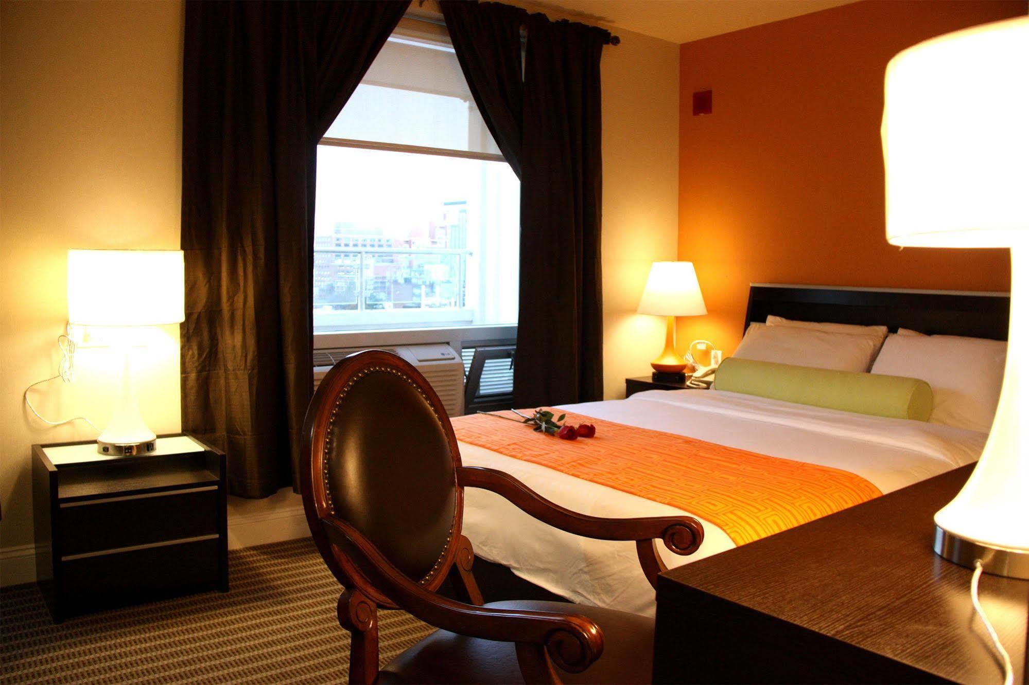 Howard Johnson By Wyndham Long Island City Ню Йорк Екстериор снимка